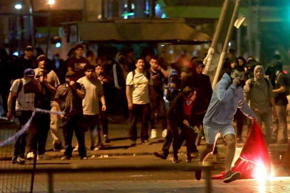 El Presidente de Chile, Sebastián Piñera, decretó el estado de emergencia en Santiago, tras fuertes protestas por alza en precio del Metro.