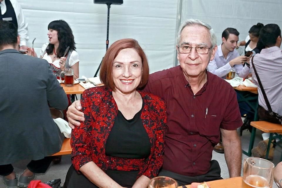 Natalia Montemayor de García y Jesús García