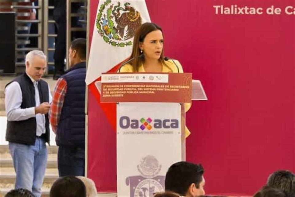 Como titular de la CNSPM, Clara Luz Flores ofrece apoyos a municipios que logren resultados positivos en materia de seguridad.
