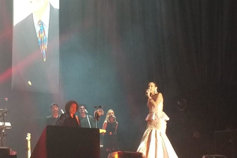 Natalia Jiménez emocionó a los fanáticos con su versión de 'Me Basta'.