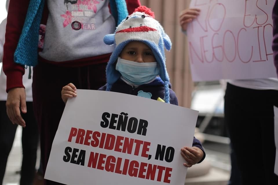 Las mamás están cansadas de promesas y buenas intenciones, y quién para luchar mejor que ellas: afirman que no pararán hasta no haya un solo niño al que le falte su quimio.