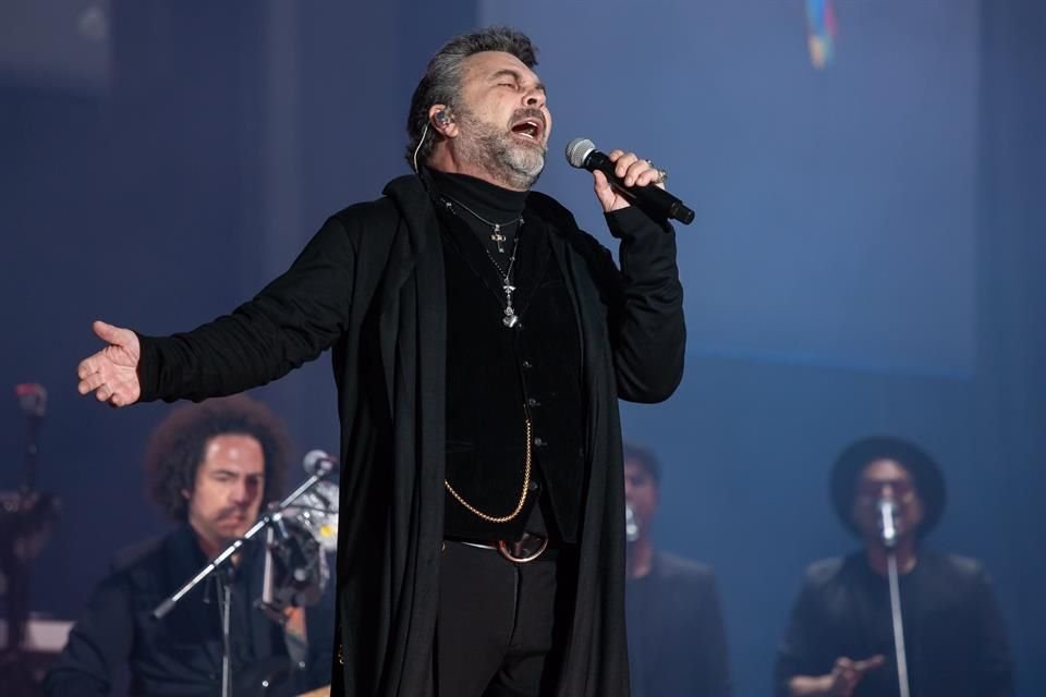 Mijares interpretó 'Desesperado'.