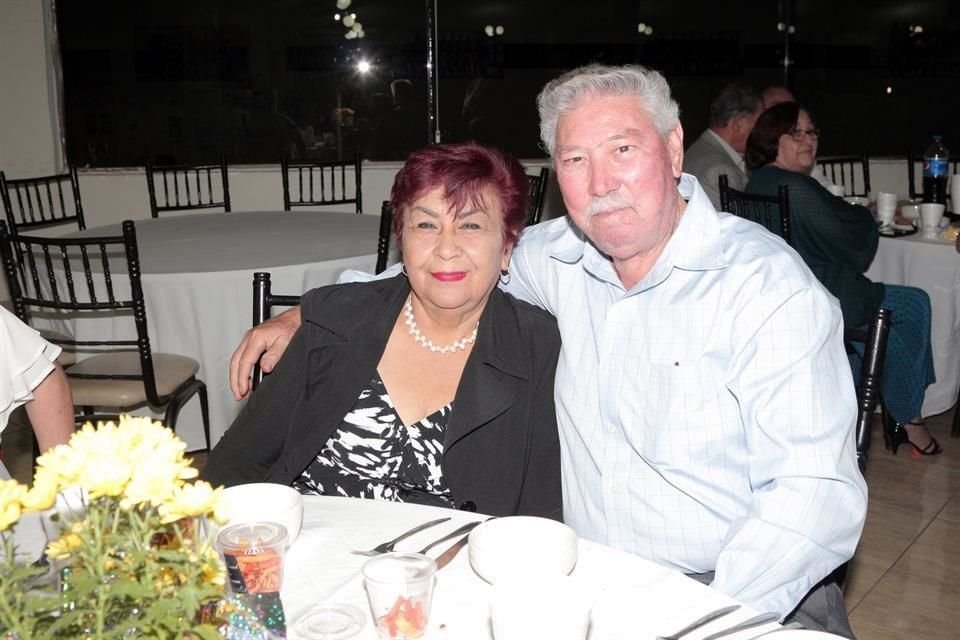Alma de González y Gilberto González