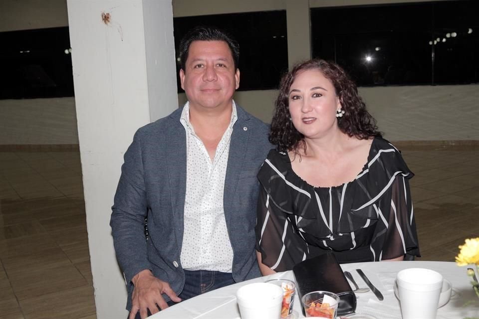 Miguel Juarez y Esperanza Guajardo