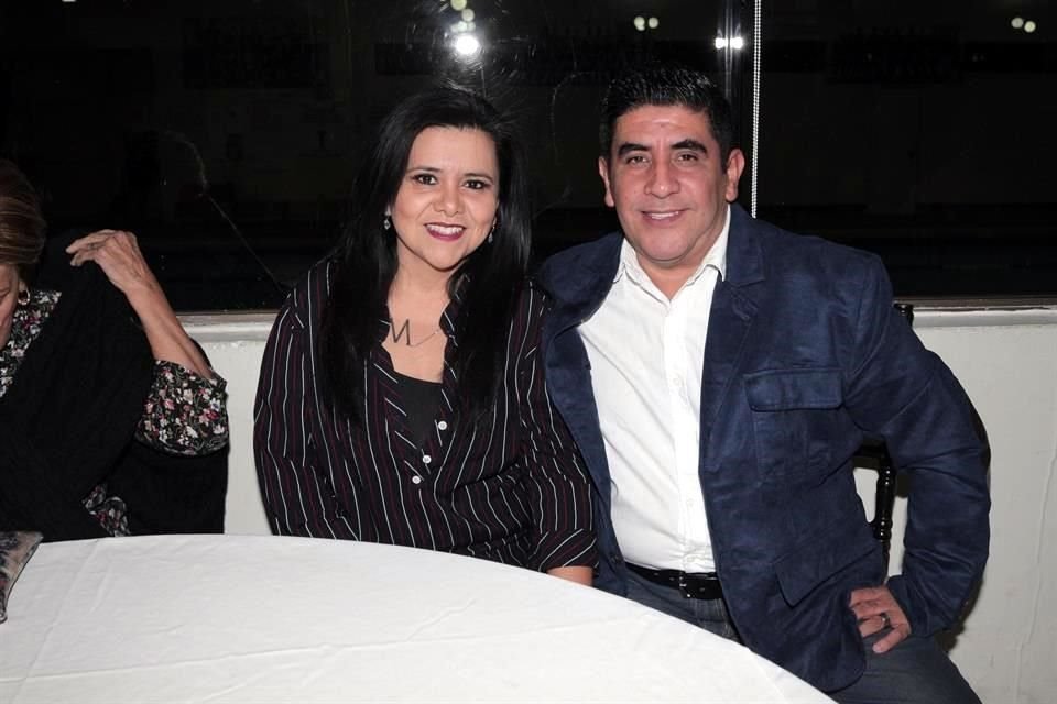 Eduardo Torres y Mayra de Torres