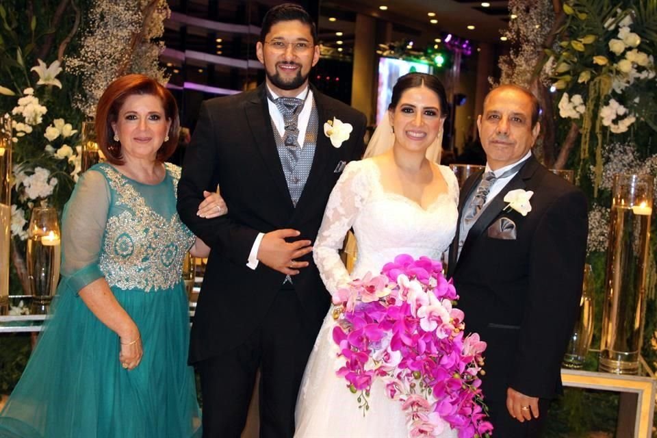 Aurora Villarreal de Montemayor, Antonio Hidalgo Garza, Alejandra Montemayor Villarreal y Carlos Alberto Montemayor Cantú