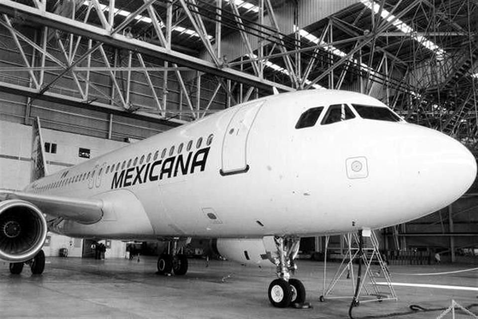 El 28 de agosto de 2010, Mexicana de Aviación paró operaciones por problemas financieros. 