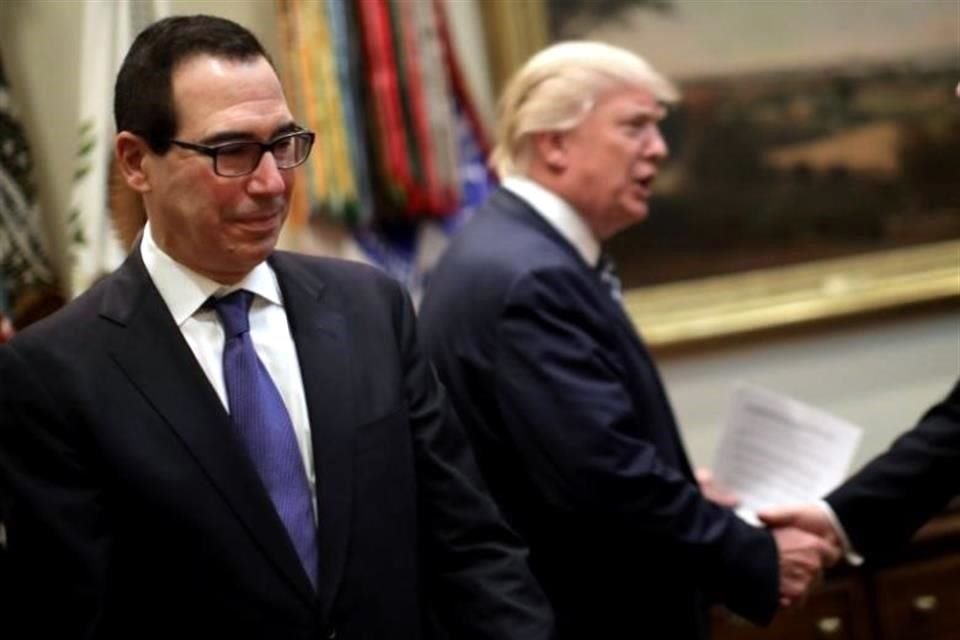 Steve Mnuchin, Secretario del Tesoro, y Donald Trump.