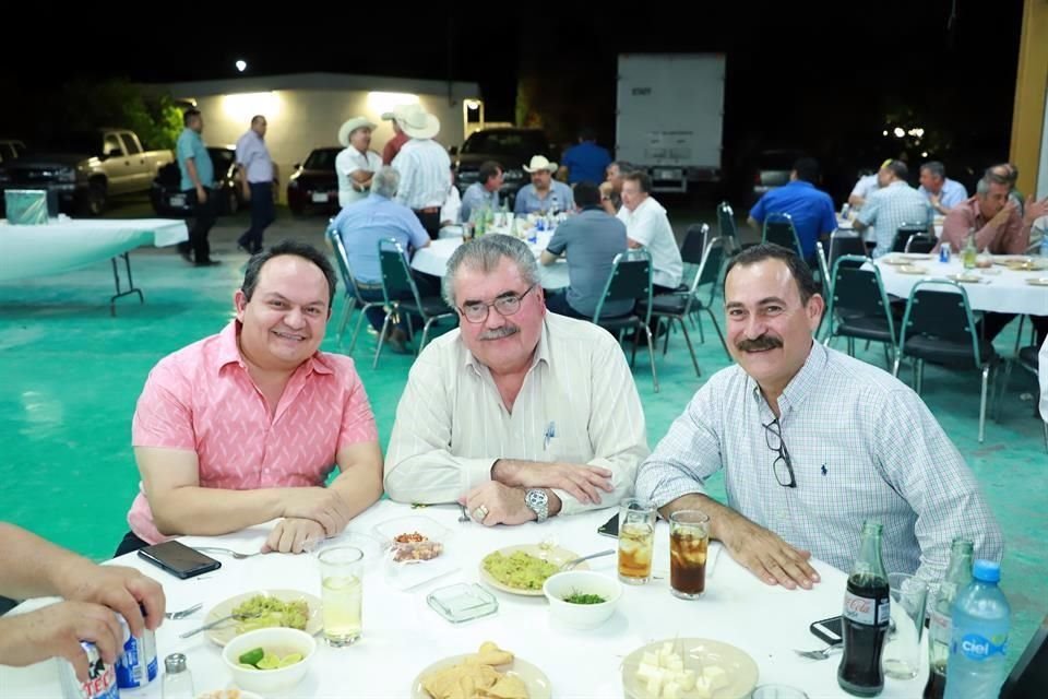 Benito Caballero, Raymundo Flores y Aradio Zambrano