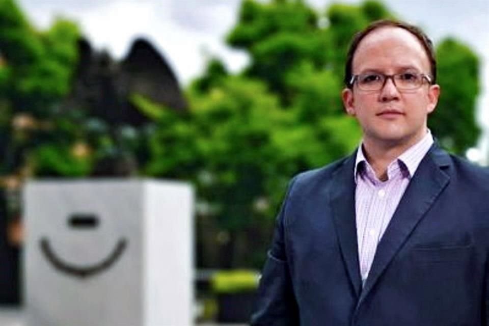Vargas también tiene 'alfiles' en otras áreas del Tribunal, como Alfredo Medellín, director de Comunicación Social, quien llegó como recomendado de Eduardo Medina Mora.