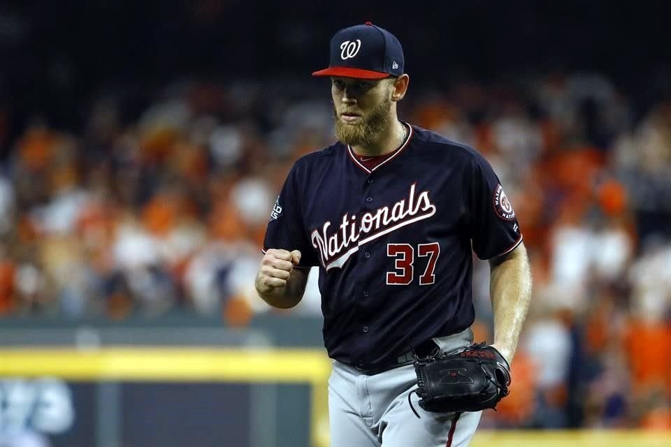 El lanzador Stephen Strasburg fue de lo mejor de Washington.