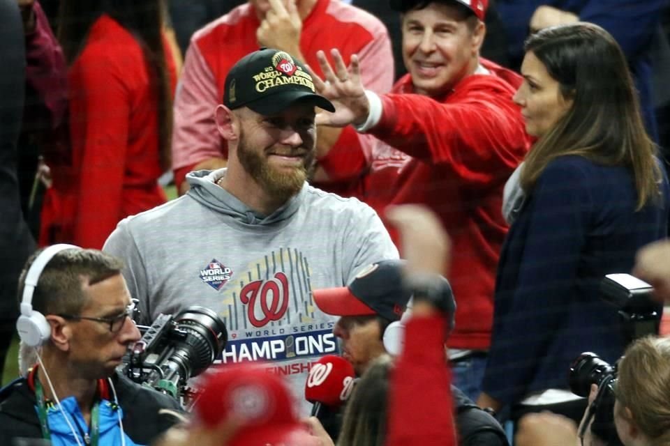 El derecho tuvo récord de 5-0 en postemporada.