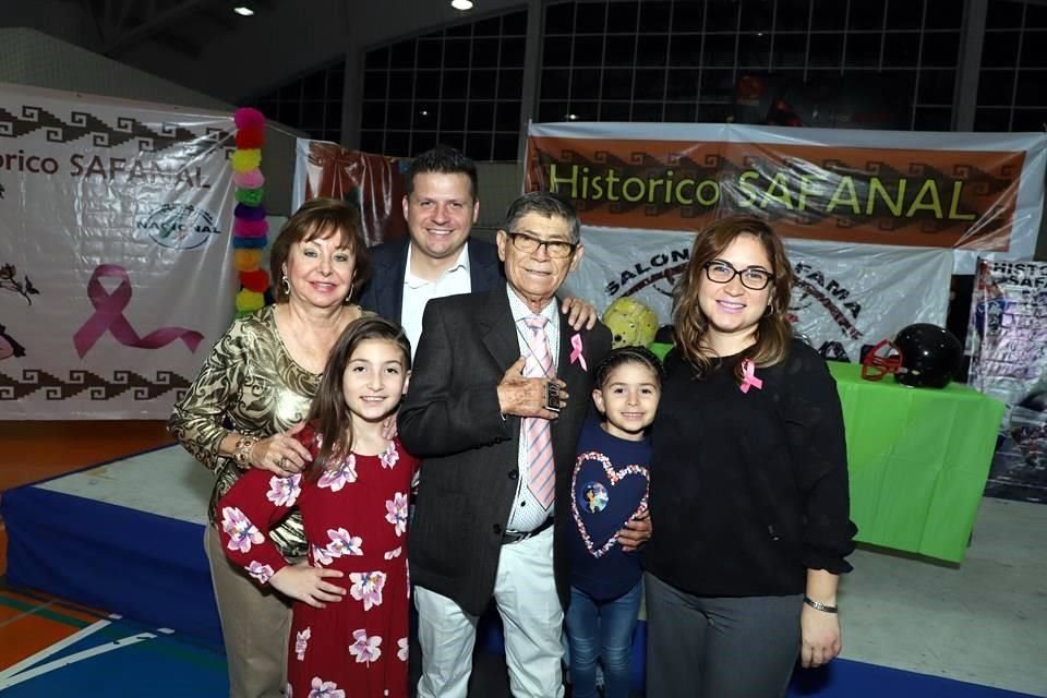 Isabel Elizondo de Montalvo, Rodolfo Montalvo Elizondo, Alexa Montalvo Caballero, Orlando Montalvo González, Isabella Montalvo Caballero y Liz Caballero de Montalvo