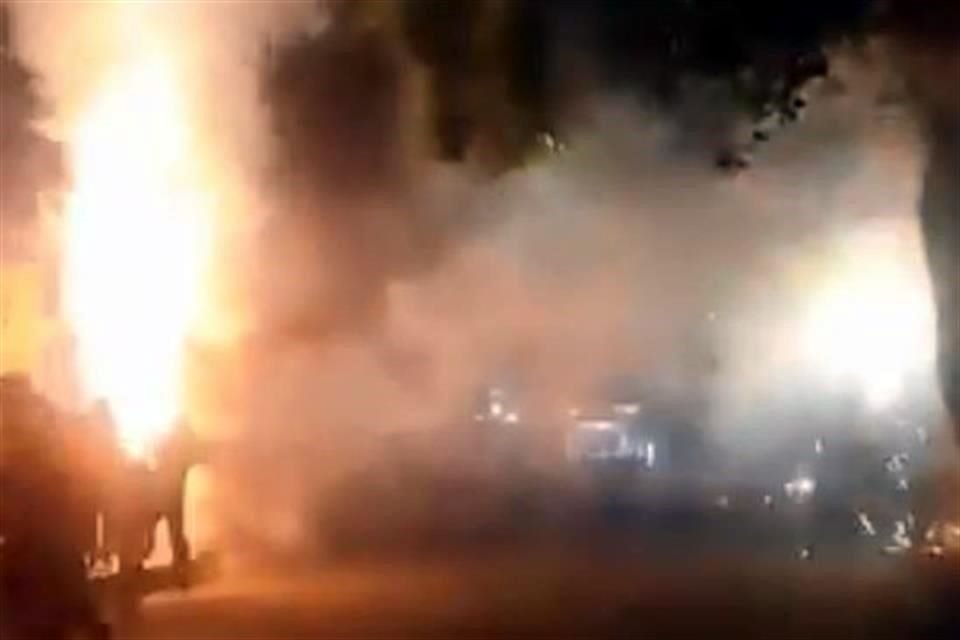 Al menos 7 personas habrían resultado heridas tras la explosión por pirotecnia en un panteón de Xochimilco.