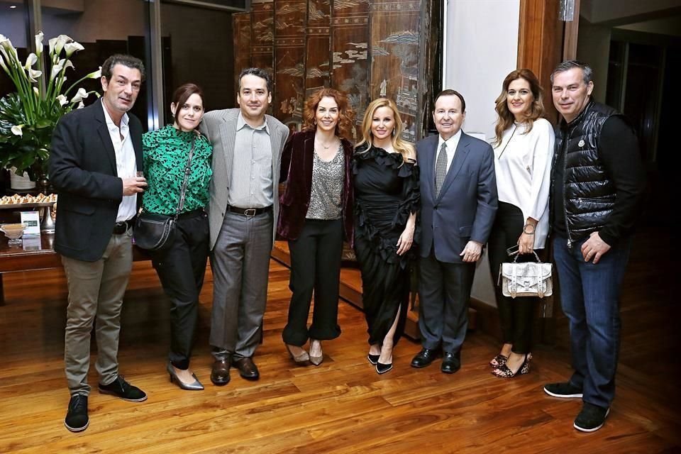 Jesús de la Garza, Alejandra del Real, Lorenzo Belden, Maru de los Santos de Belden, Gaby González Casas, Tomás González Sada, Magaly Marcos de Valdés y Federico Valdés