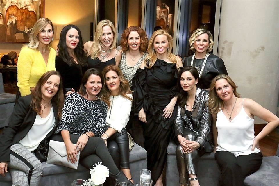 Claudia de Santos, Silvia de Villaseñor, Melissa de González, Maru de Belden, Gaby González, Sandra Zambrano, Ale Elizondo, Marián Escamilla, Magaly de Valdés, Bárbara O'Ward y Bárbara Miguel