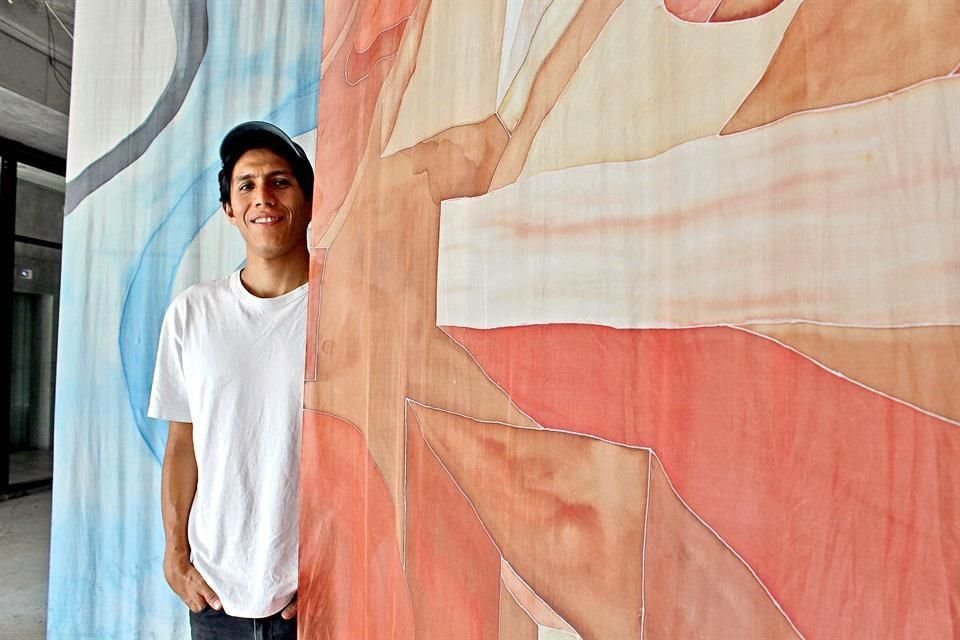 El artista Gabriel Rosas Alemán reflexiona sobre las apariencias en su expo.