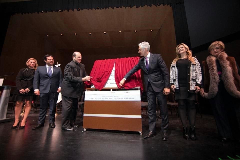 Ubicado en Huixquilucan, el Centro Cultural Mexiquense Anáhuac incluye el Teatro Ángel y Tere Losada, con aforo para mil 300 asistentes.