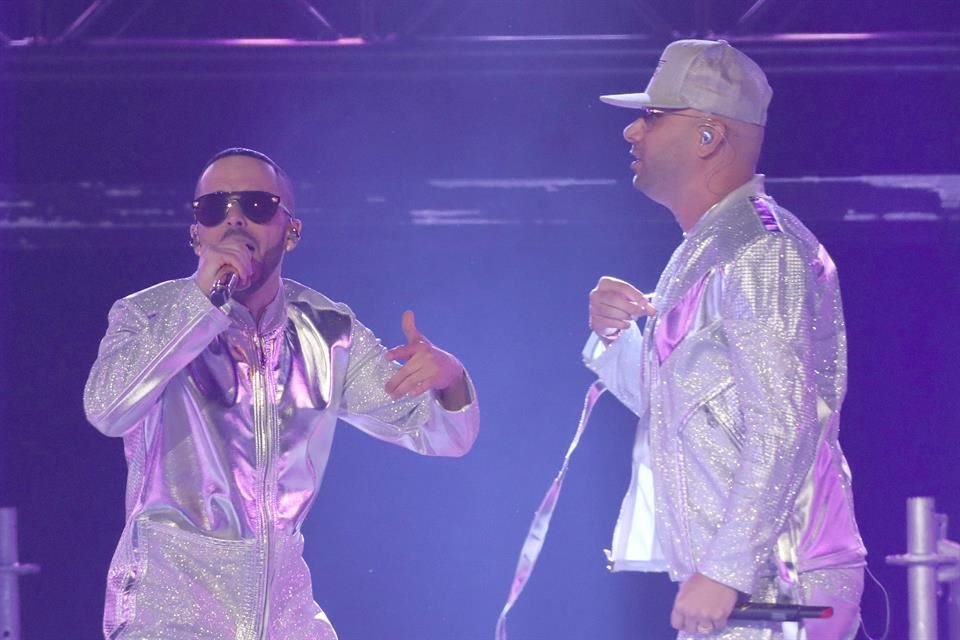 Cerraron su show al ritmo de 'Algo Me Gusta a Ti'.