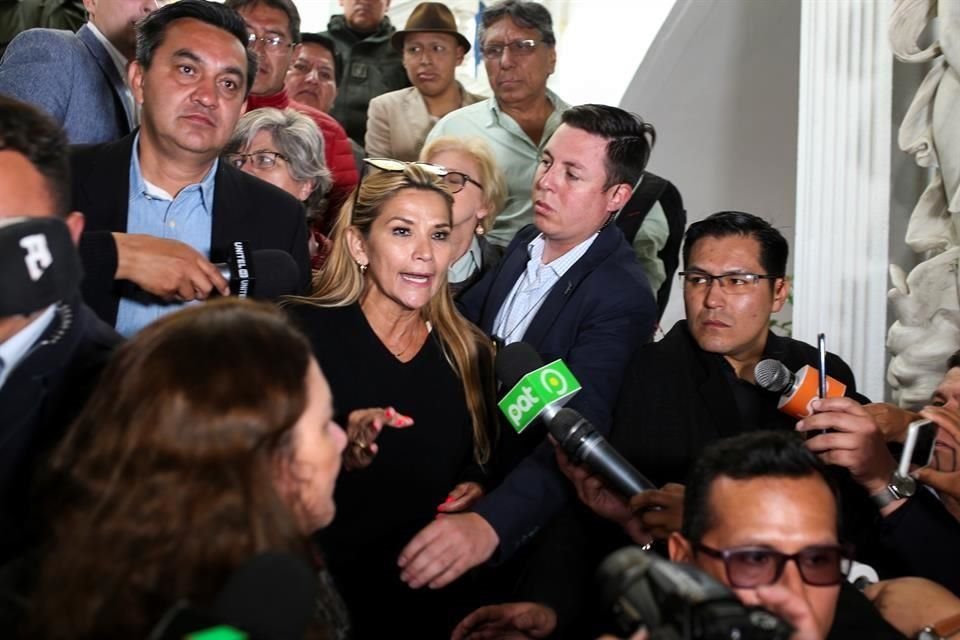 Jeanine Añez Chavez podría asumir la presidencia del país.