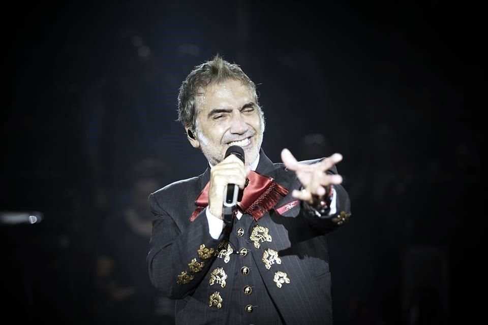 Alejandro Fernández inicia la gira Hecho en México por toda la República.