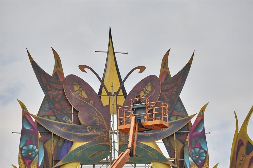 Habrá tres escenarios, que fueron hechos en México y su diseño fue realizado por la empresa StageKings.