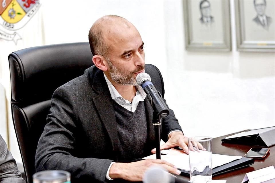 Regidores panistas cuestionaron al Alcalde Miguel Treviño si los parques de San Pedro serían concesionados a empresas particulares.