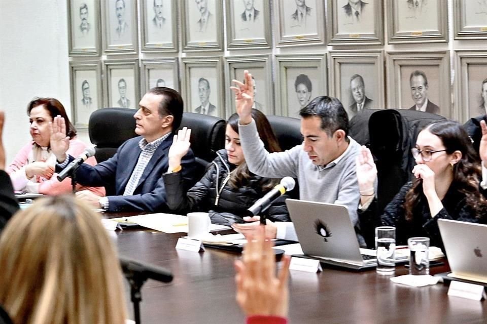 La propuesta de la Comisión de Hacienda y Patrimonio de dar de baja radios y tabletas PDA con un valor neto de 70 mil 140 pesos.