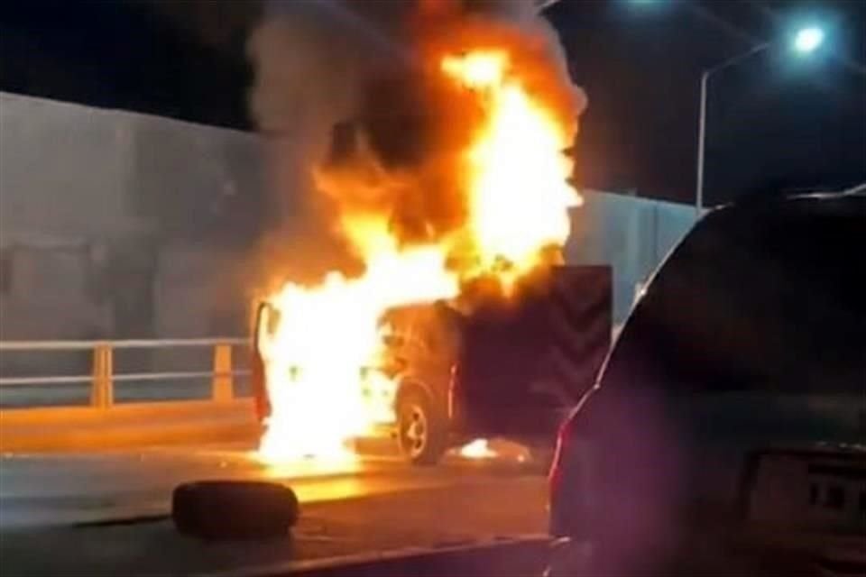 Enfrentamientos entre militares y grupos armados causan pánico en Nuevo Laredo.
