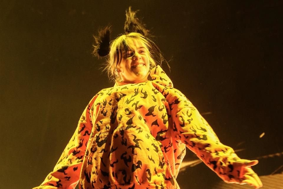 Billie Eilish enloqueció a sus fans con temas como 'Bad Guy'.