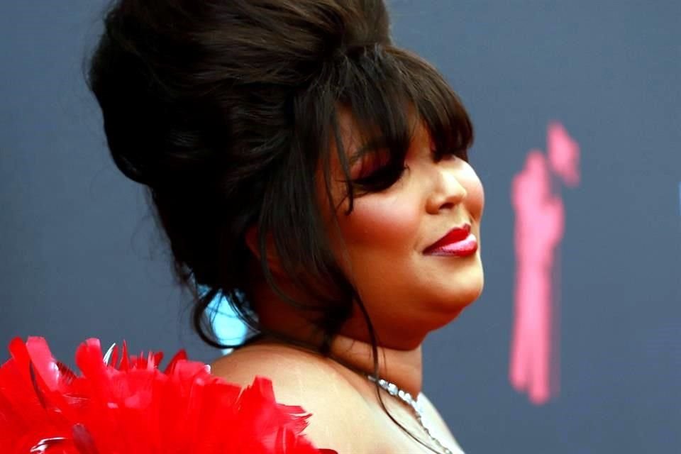 Lizzo lideró las nominaciones a los premios Grammy al figurar en ocho categorías.