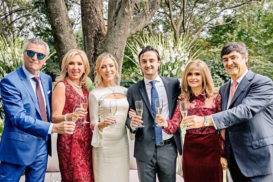 Sigvard Ortiz Larralde, Maye Olivares de Ortiz, los novios, Cecilia Reyes de   Zambrano y Hernán Zambrano Treviño