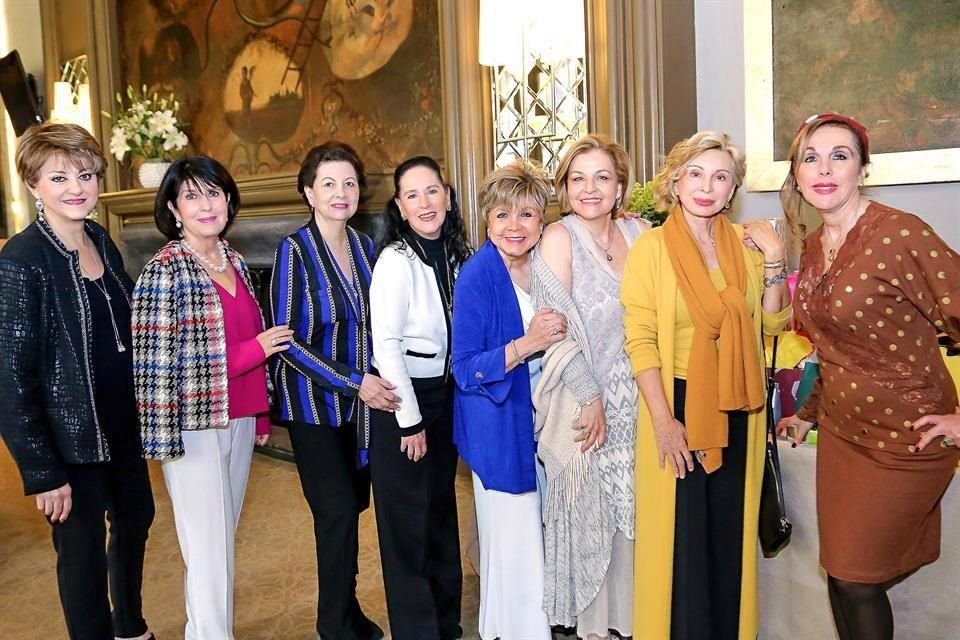 Marcela de Canavati, Mela Cavazos de Assad, Rosa María Marcos, Magda Perla Cueva de Kalifa, Piry von Borstel de Camargo, la festejada, Ana María Montes de Oca de Zablah y María Esther Assad de Bichara