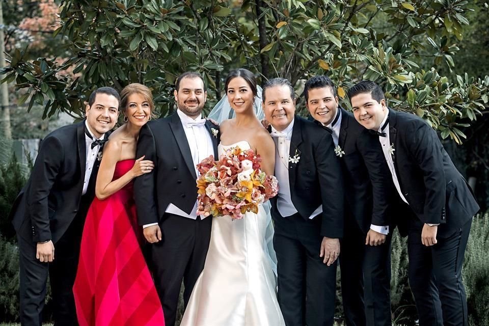 Marcelo Meléndez Lozano, Lucía Lozano de Meléndez, los novios, Marcelo Meléndez Ruiz, Gabriel Meléndez Lozano y David Meléndez Lozano