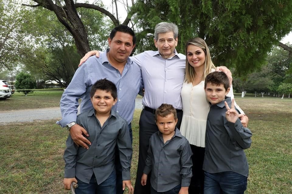 Víctor Ayala, Chano Villarreal Villarreal, Miriam Villarreal de Ayala, Mauro Ayala Villarreal, Matías Ayala Villarreal y Mateo Ayala Villarreal
