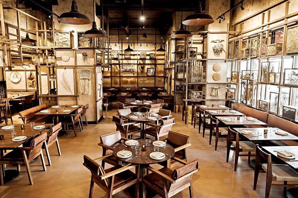 Casi todas las personas que trabajan para el chef Gaytán en Tzuco, restaurante ubicado en Chicago, son mexicanas.