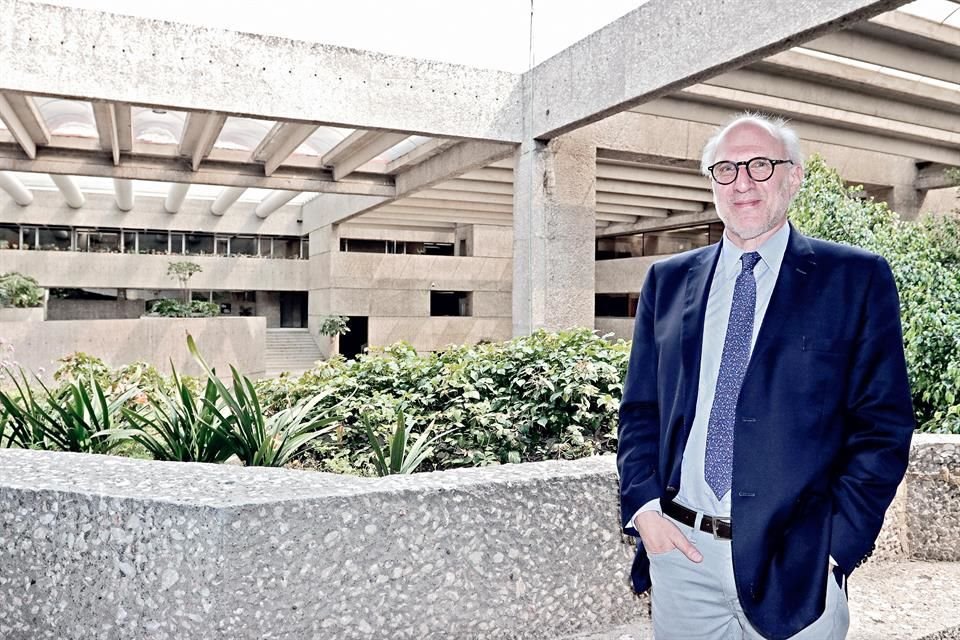 Pablo Yankelevich revisó documentos del propio departamento migratorio encargado en ese entonces de gestionar la política migratoria que revela los niveles de corrupción en la agencia hace 100 años.
