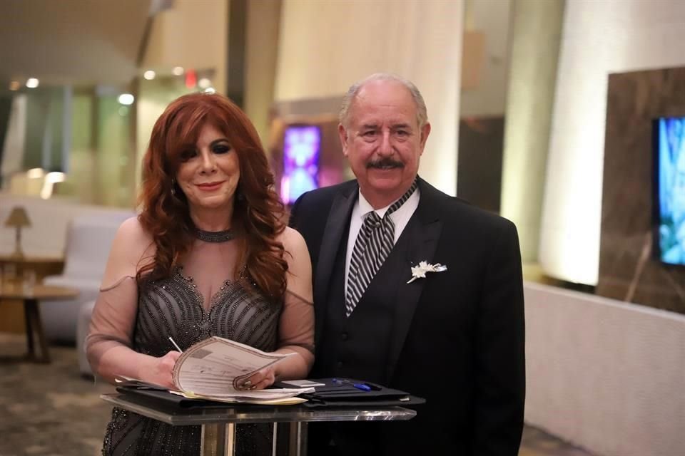 Martha Barbosa de Candanosa y Jesús Candanosa