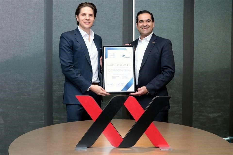 Salomón Marcuschamer (Der.), presidente del Consejo de Administración de Nexxus, y Jonathan Misrachi, director general.