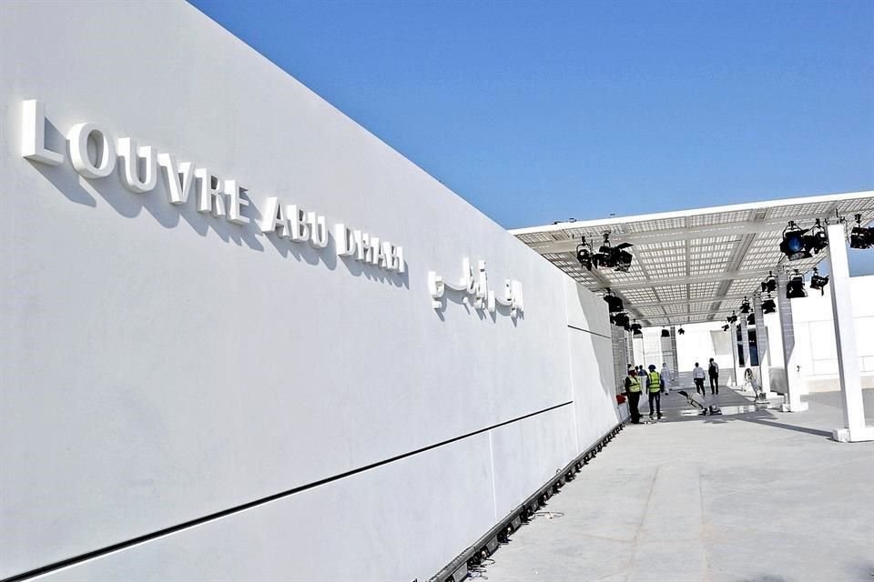 La franquicia del Museo del Louvre abrió sus puertas en 2017 en la capital de los Emiratos Árabes Unidos.