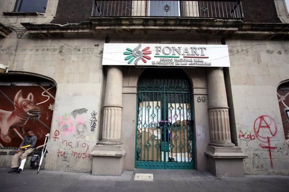 También, instalaciones como las del Fondo Nacional para el Fomento de las Artesanías (Fonart), en Cuauhtémoc.