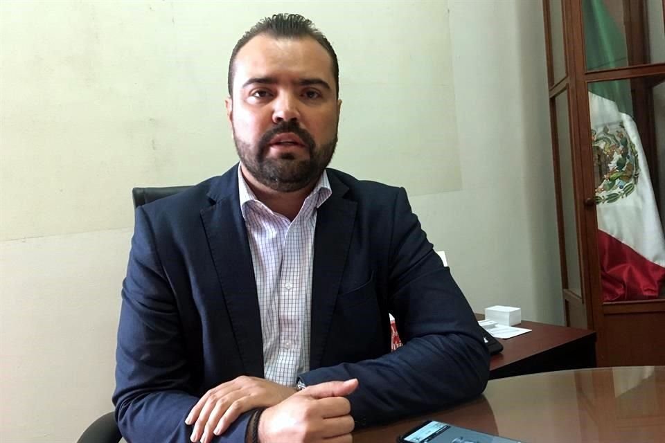 El diputado Quirino Velázquez es el autor de la propuesta de castigar la falta de ahorro en los entes públicos.