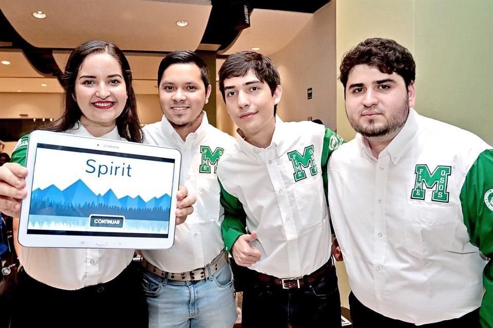 Mayte Anahí Cantú, Alejandro Monsiváis de León (izq. a der.), Alberto Villarreal Canales y Andrés Roberto Osuna González.