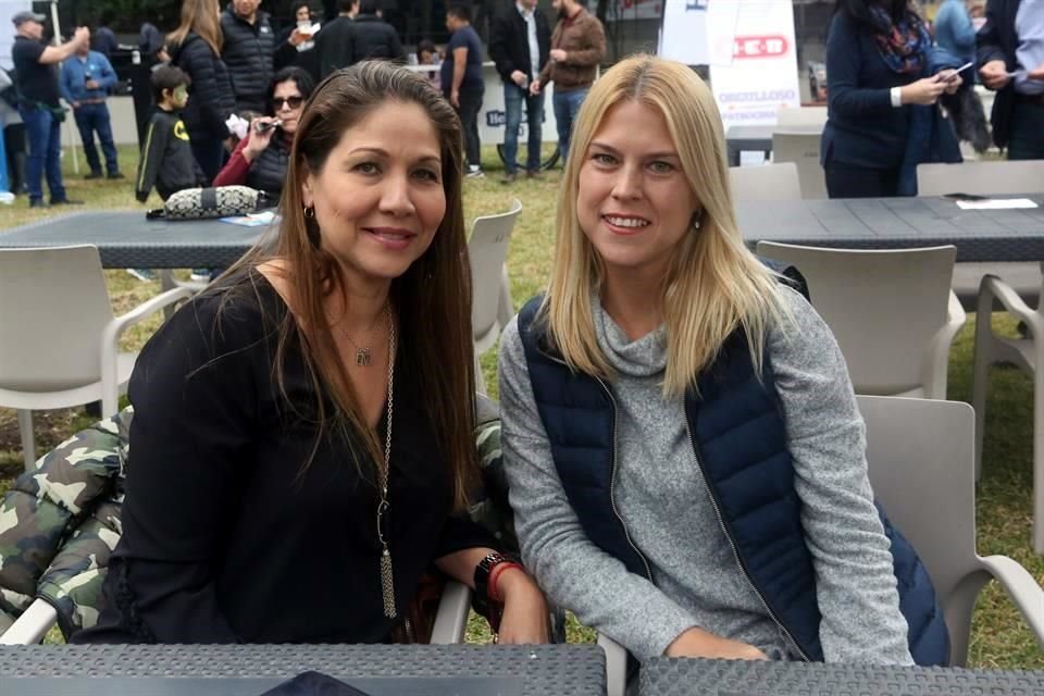Katy Villarreal y Sandra Salinas de Garza