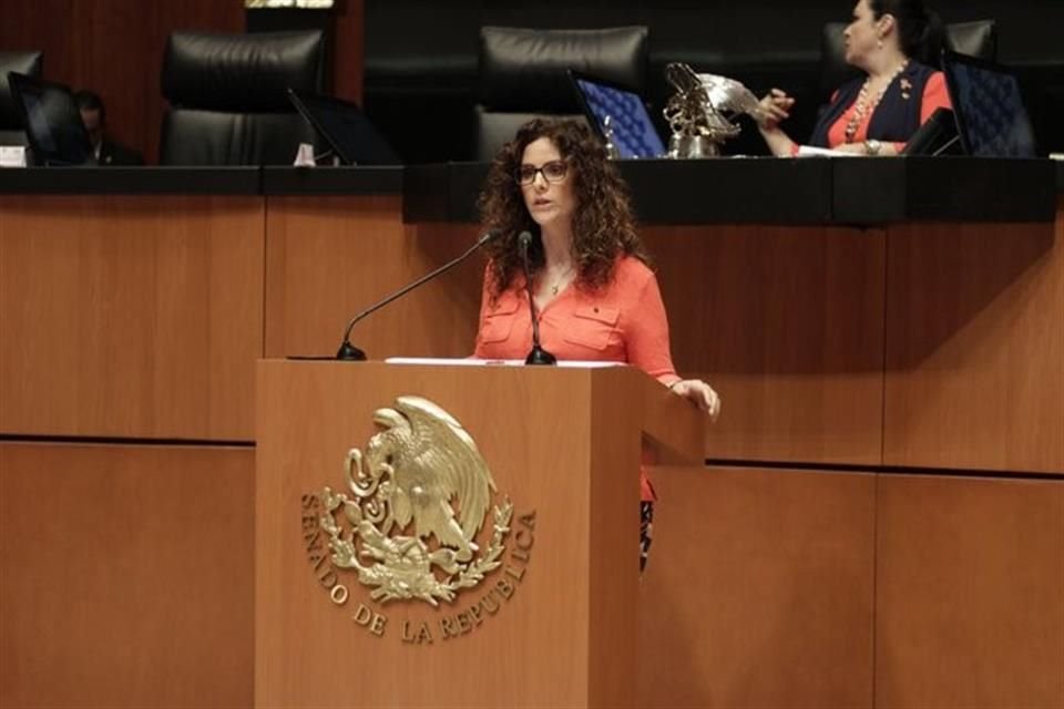 Desde la tribuna del Senado, Nancy de la Sierra afirmó que el Gobernador poblano ha utilizado el espionaje para proteger sus intereses y como una forma de persecución contra quienes lo cuestionan.
