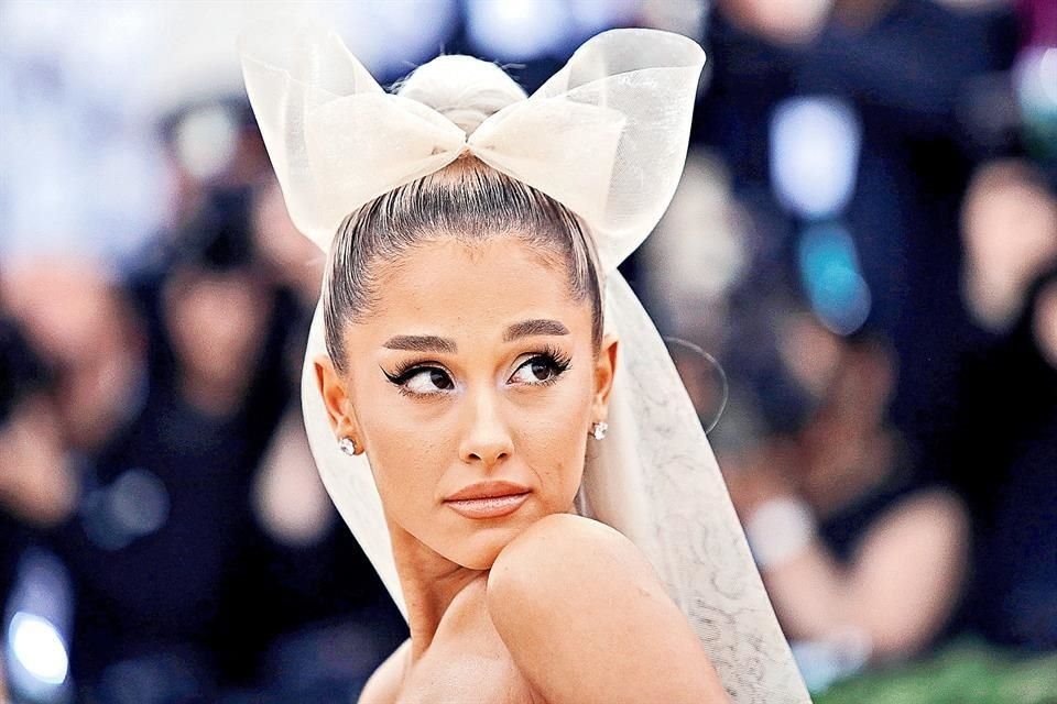 Damn! >> Ariana, ¿eres tú?