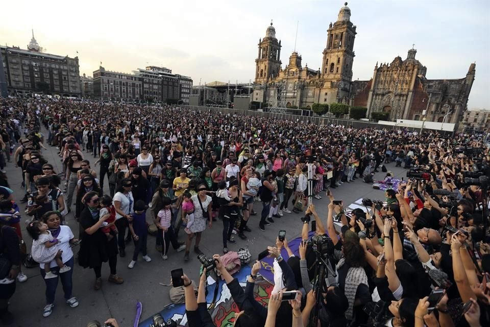 La protesta feminista replicó lo que sucedió en días pasados en Chile.