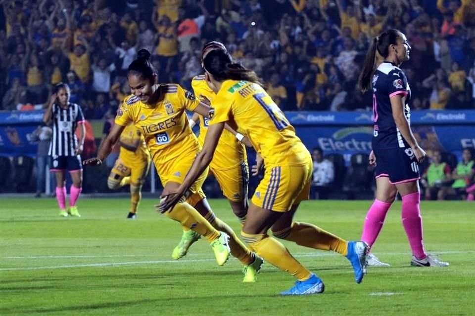 Tigres Femenil se fue arriba con gol de Belén Cruz al minuto 5.