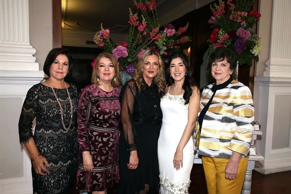 Maricela Montemayor Lozano, Bertha Alicia Martínez de Montemayor, Anabel Montemayor de Chapa, Ana Karen Montemayor y Yolanda Martínez de Montemayor