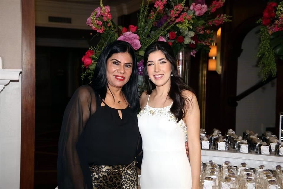 Elsa Valencia y Ana Karen Montemayor